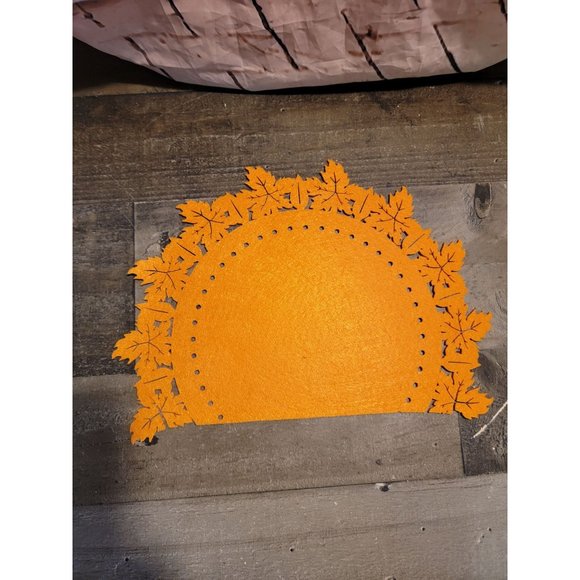Felt orange leaf leaves Fall table decor - Picture 2 of 4